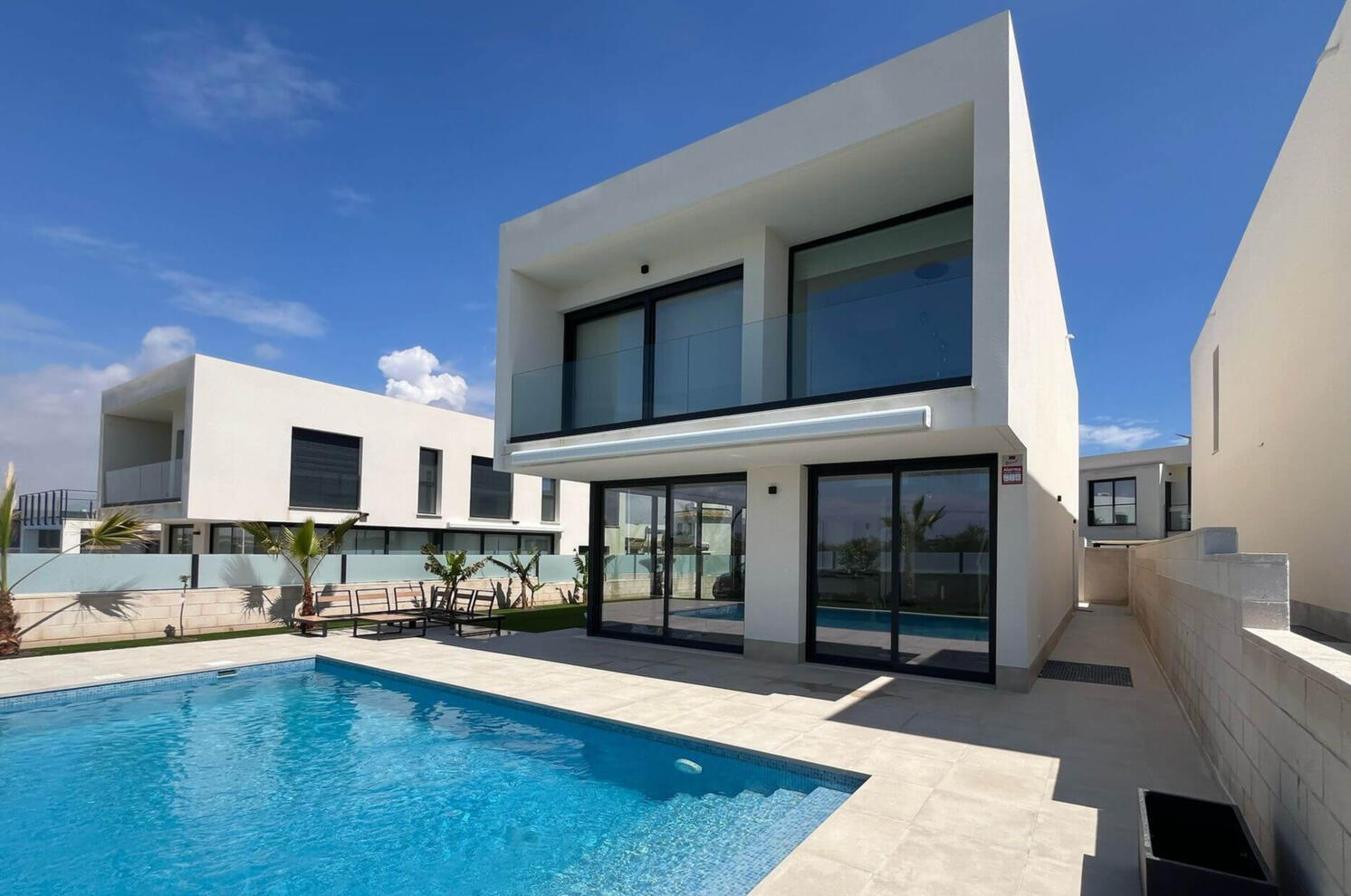 Costa Blanca family villa with pool for Canadians buying Alicante properties.